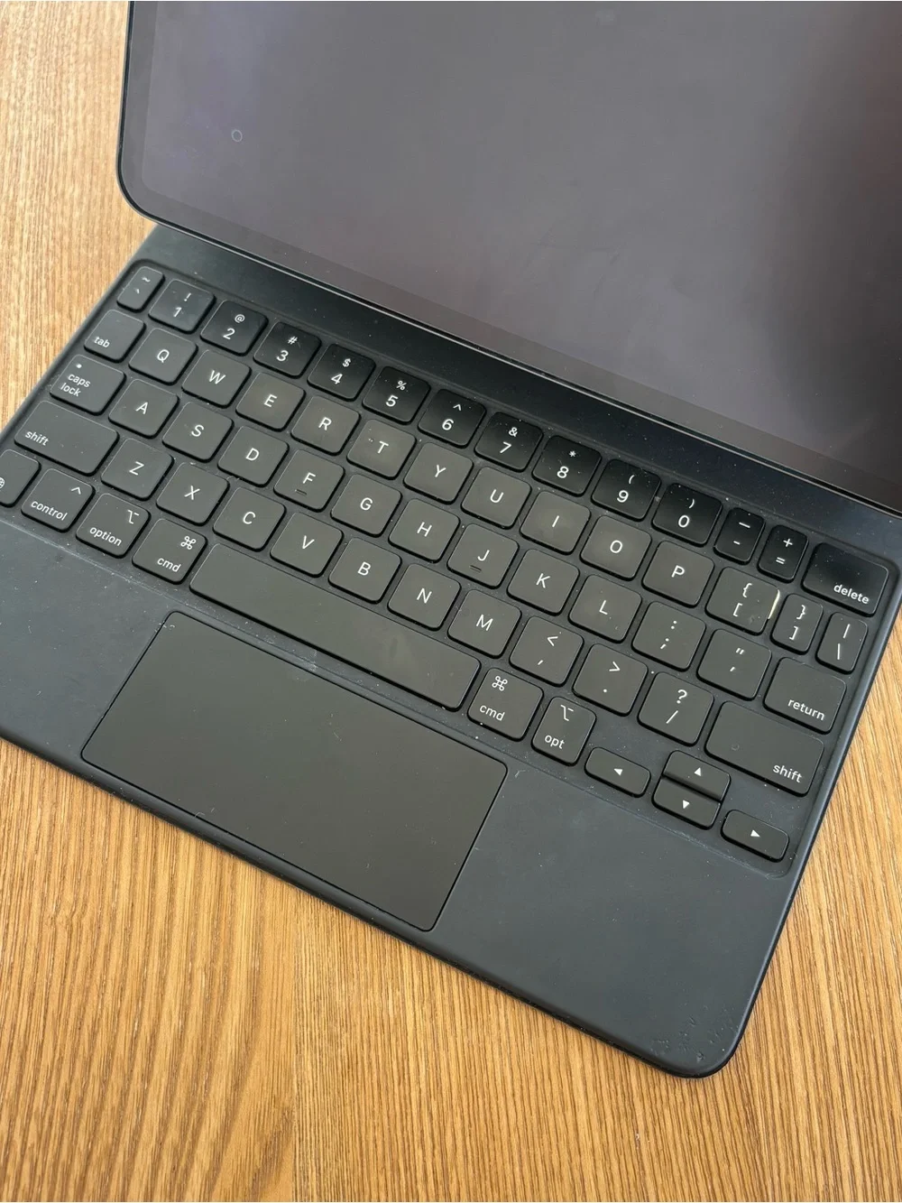 Apple iPad pro 2nd gen with Black Keyboard Case and Pink Apple Pencil